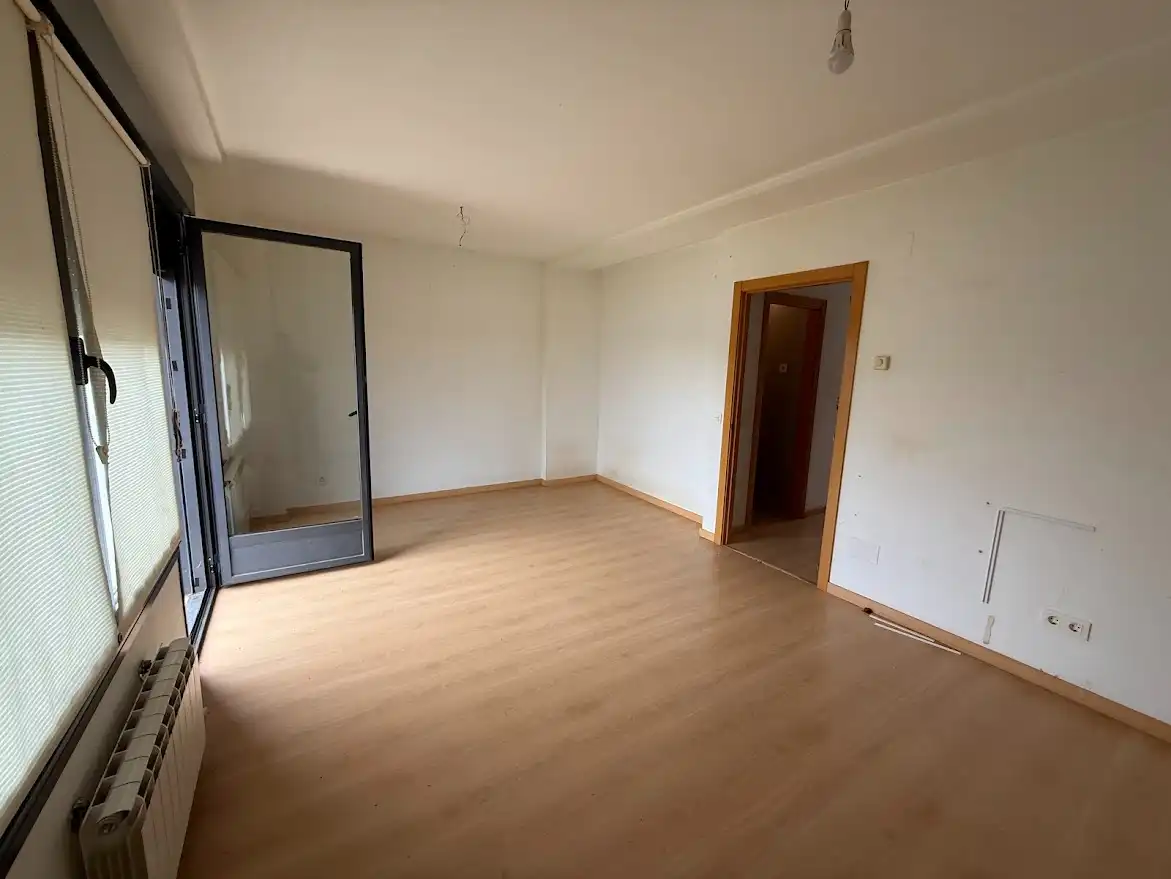Dormitori de Casa adosada en venda en Garrafe de Torío amb Calefacció, Jardí privat i Parquet