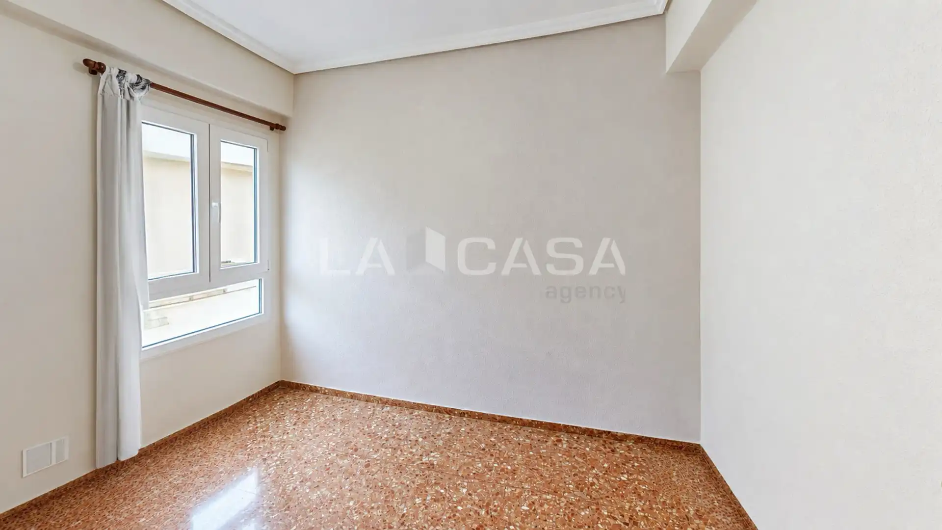 Bedroom of Flat for sale in Camins al Grau