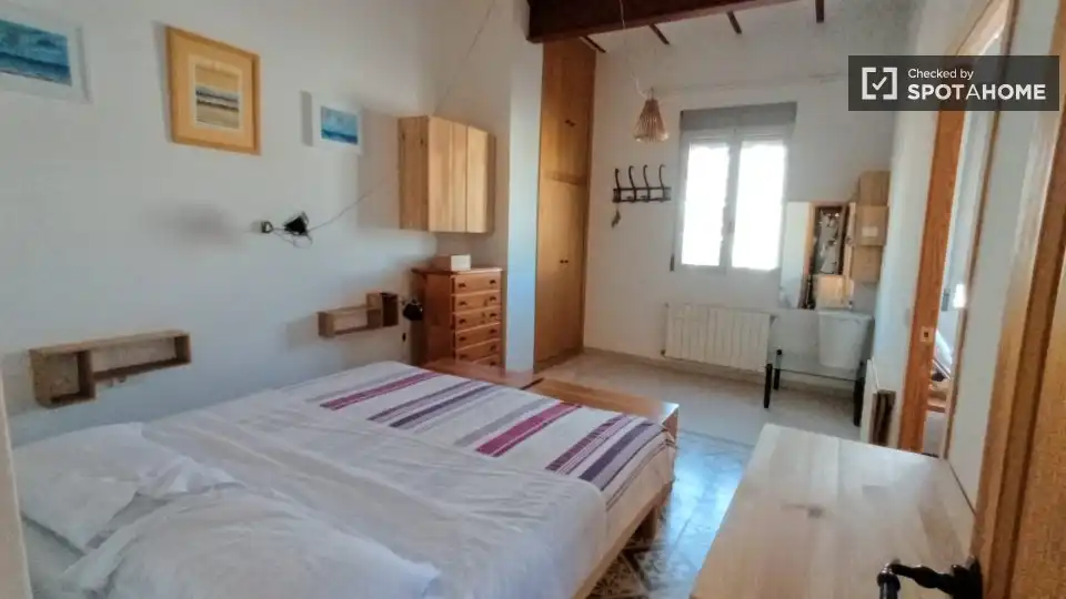 Room in Russafa