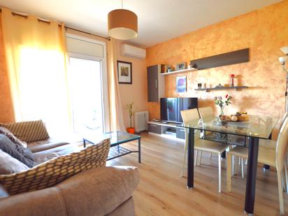 Sala d'estar de Apartament en venda en Cubelles amb Aire condicionat, Terrassa i Balcó