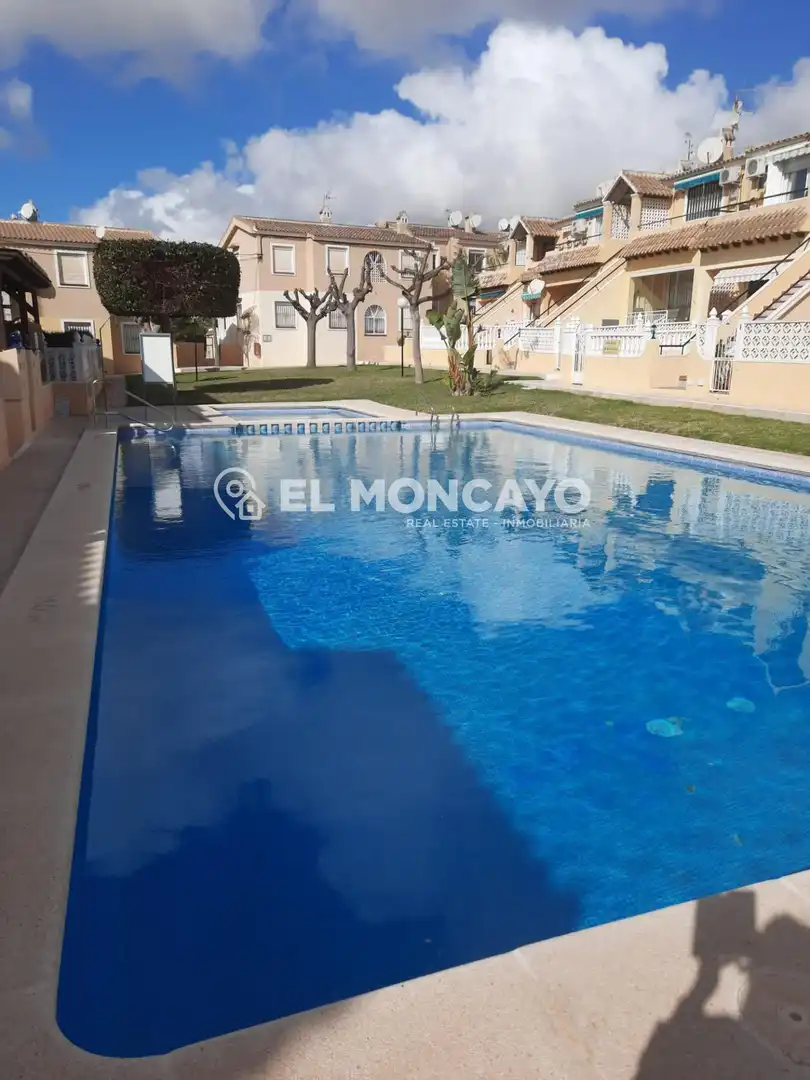 Casa o xalet en venda a Calle Calle los Mandarinos, San Miguel de Salinas