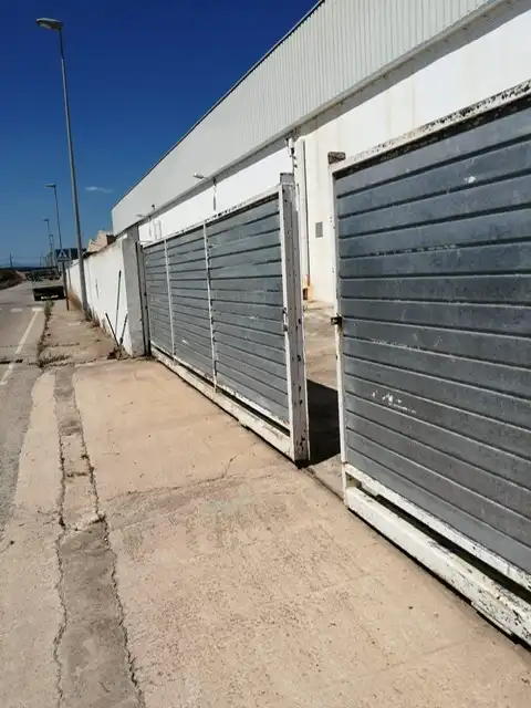 Vista exterior de Nau industrial en venda en Vinaròs