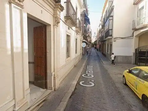 Vista exterior de Pis de lloguer en Sevilla amb Aire condicionat, Terrassa i Moblat