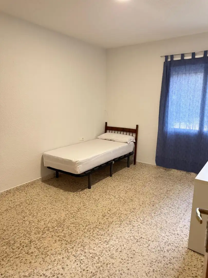 Schlafzimmer von Wohnung zur Miete in Granada