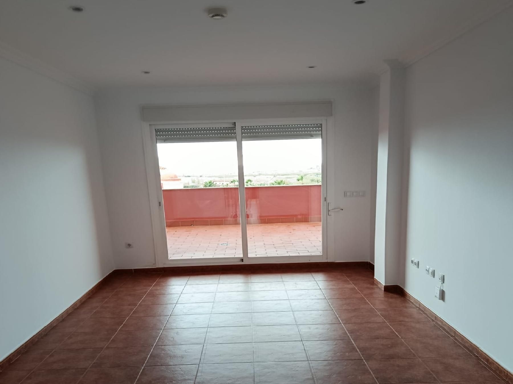 Apartamento en venta en La Línea de la Concepción con Terraza