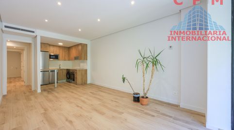 Foto 3 de Piso de alquiler en Castillejos - Cuzco, Madrid Capital