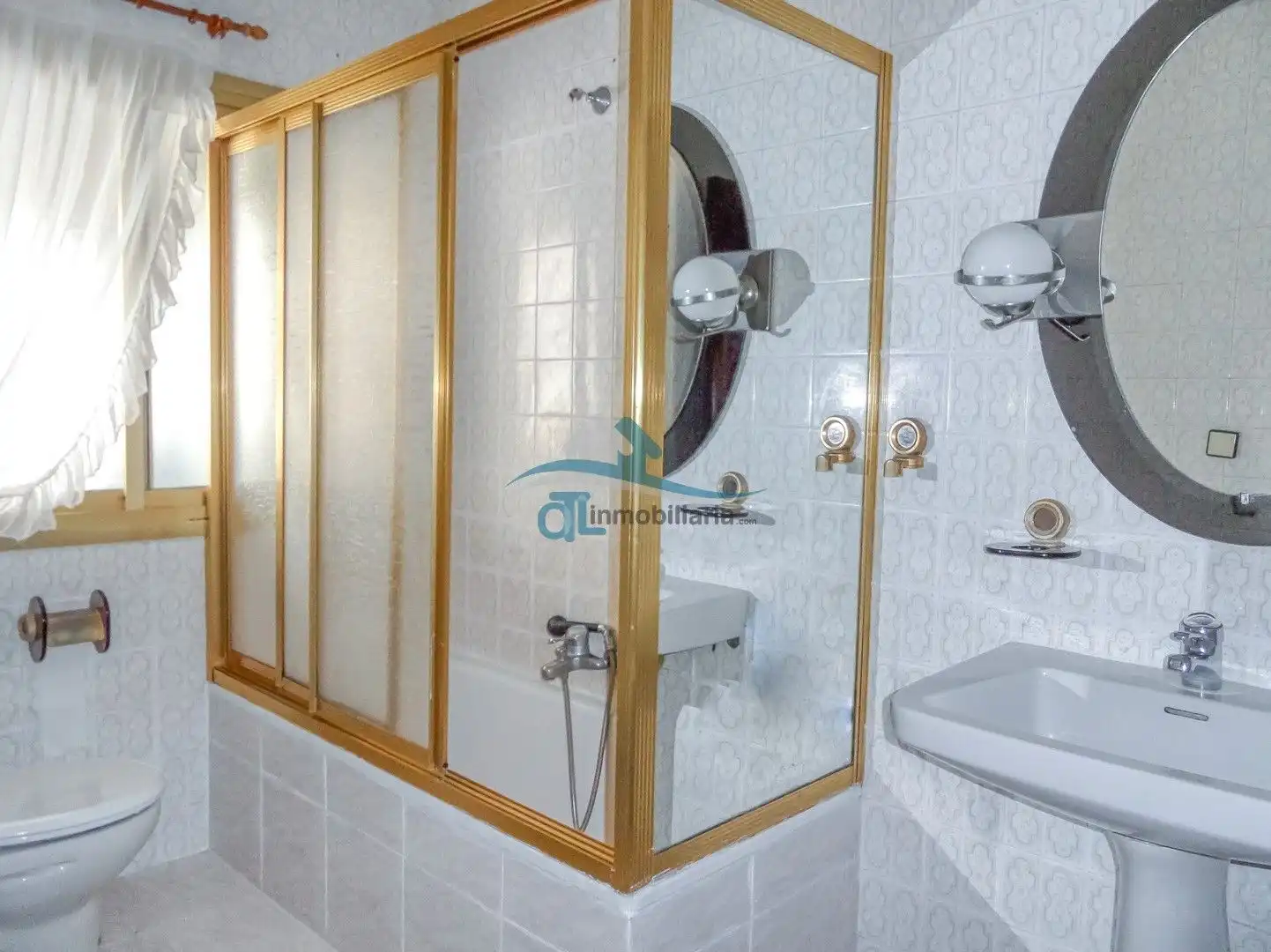 Badezimmer von Wohnung zur Miete in Linares mit Klimaanlage, Heizung und Möbliert