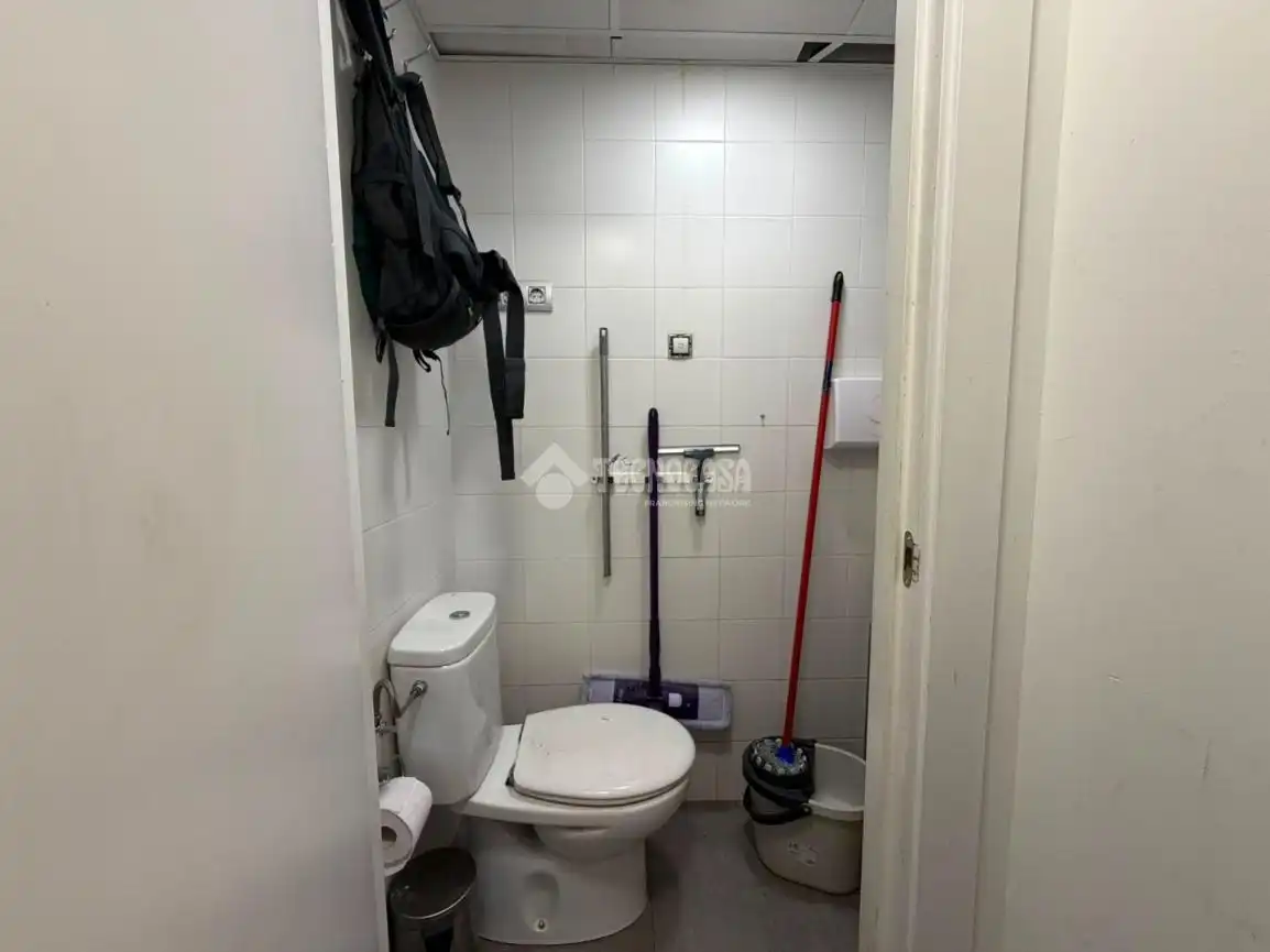Baño de Local de alquiler en Bilbao 