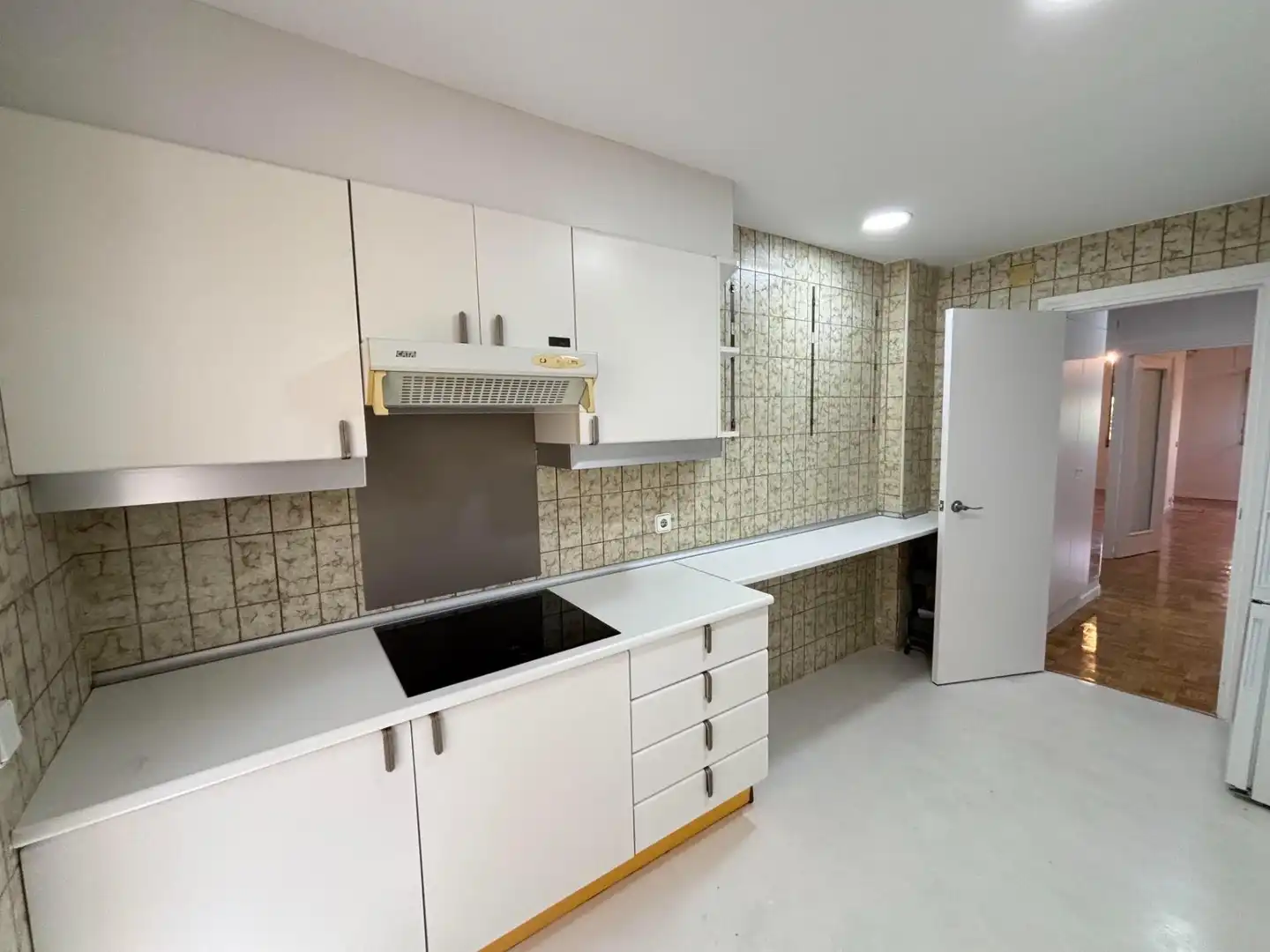 Kitchen of Flat for rent in Madrid  with Air Conditioner, Heating and Private garden