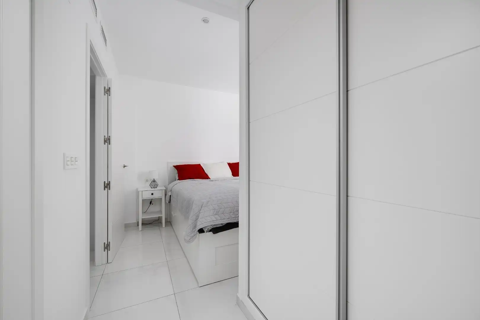 Schlafzimmer von Einfamilien-Reihenhaus zum Verkauf in Torrevieja mit Klimaanlage, Heizung und Terrasse