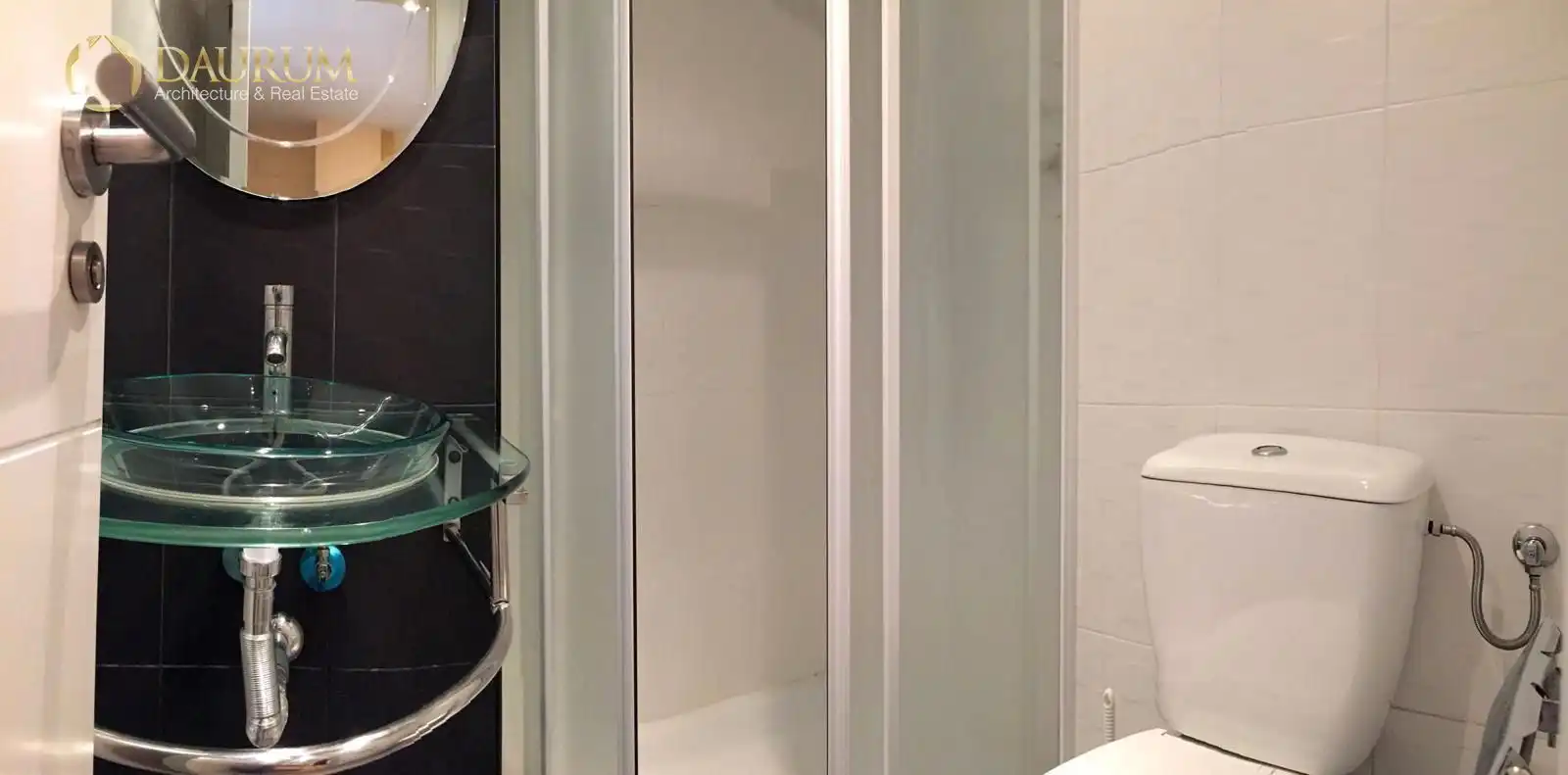 Bathroom of Flat for sale in Madrid  with Air Conditioner, Heating and Storage room