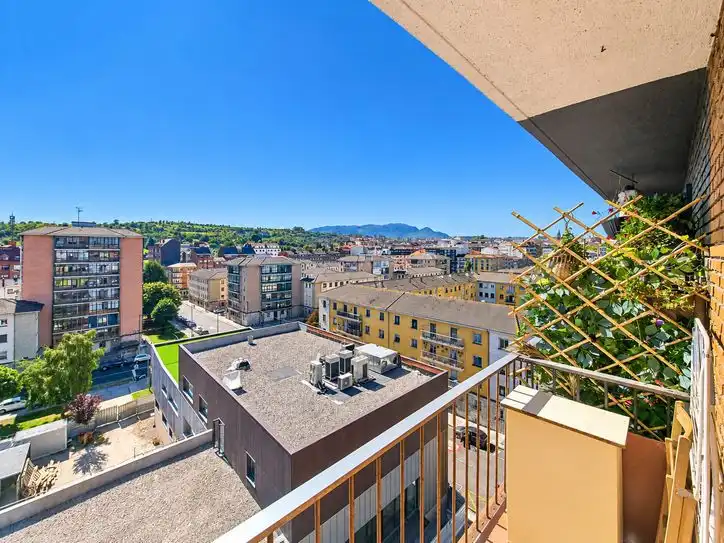 Piso con ascensor en venta en Fozaneldi - Tenderina - Ventanielles
