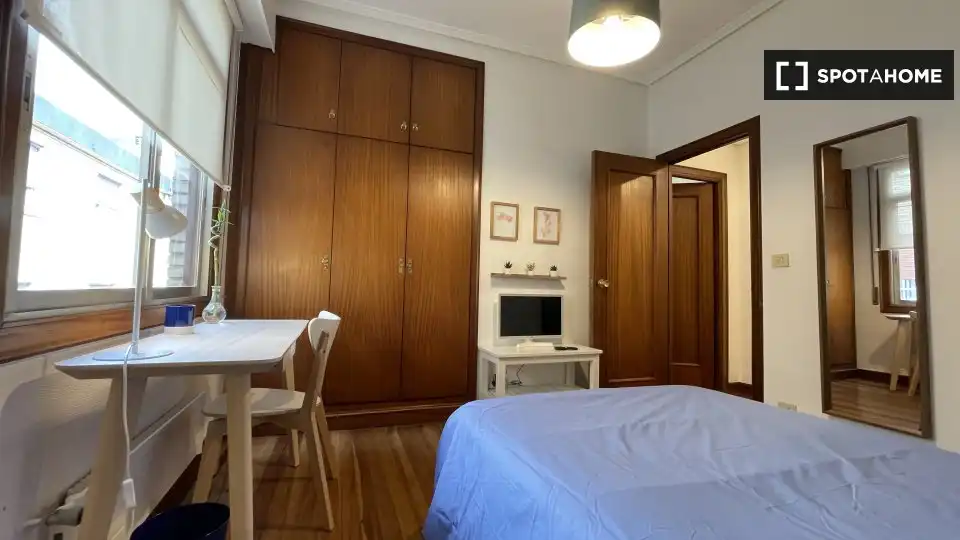 Habitación de Piso para compartir en Bilbao  con Aire acondicionado, Terraza y Amueblado
