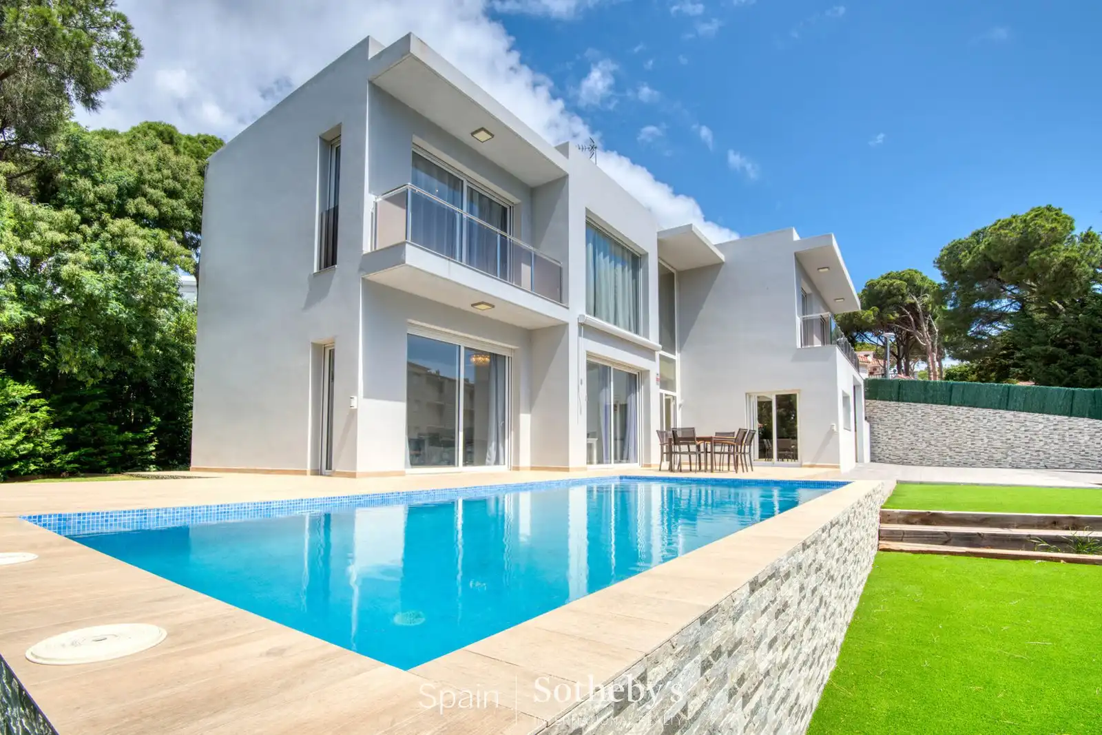 Casa con piscina in vendita a Carrer del Puigmal, imagen 2