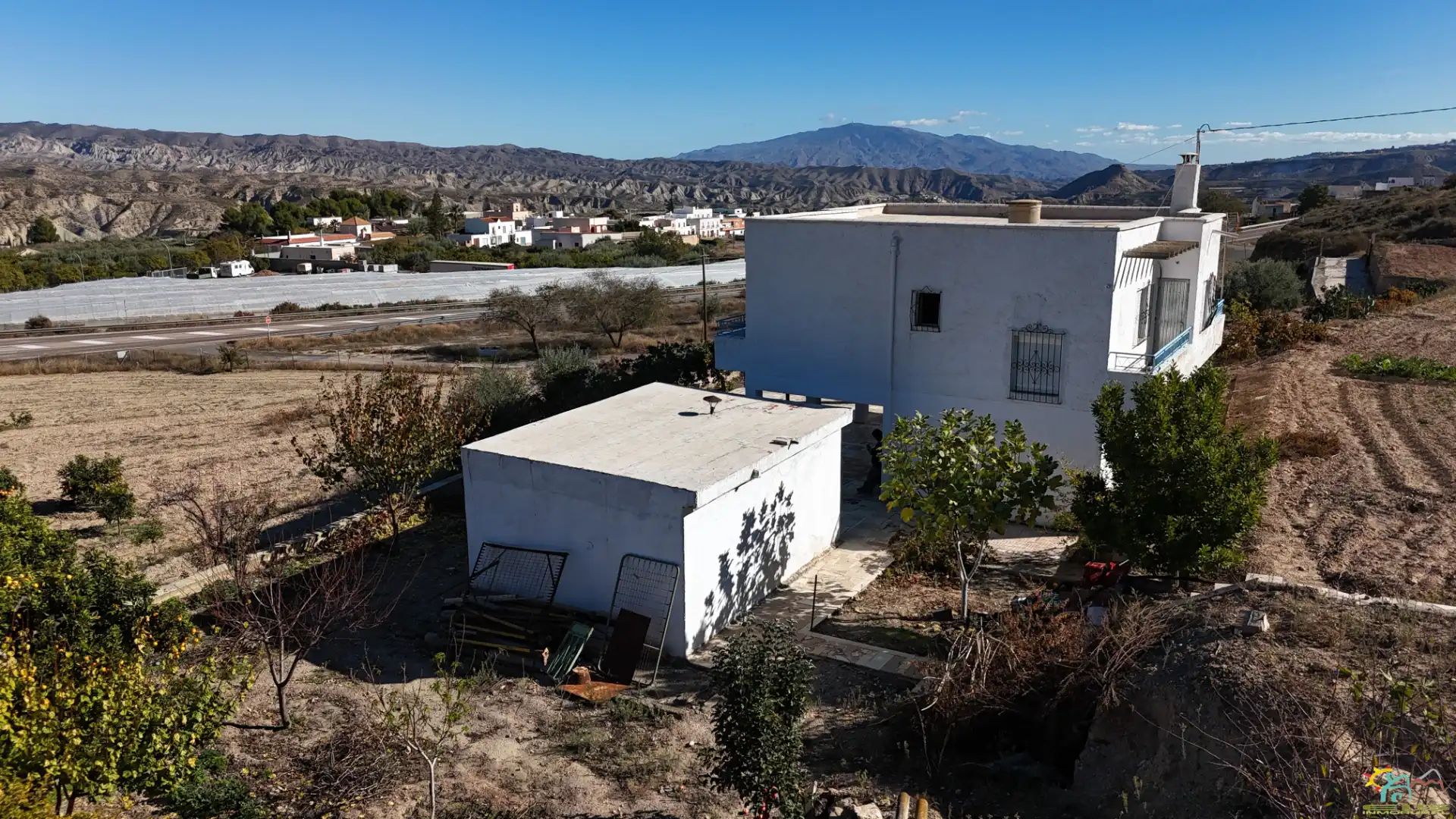 Vista exterior de Finca rústica en venda en Íllar amb Jardí privat, Terrassa i Moblat