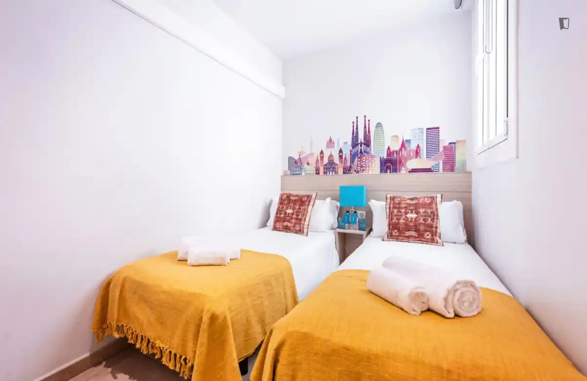 Dormitori de Apartament de lloguer en Barcelona amb Aire condicionat, Moblat i Forn