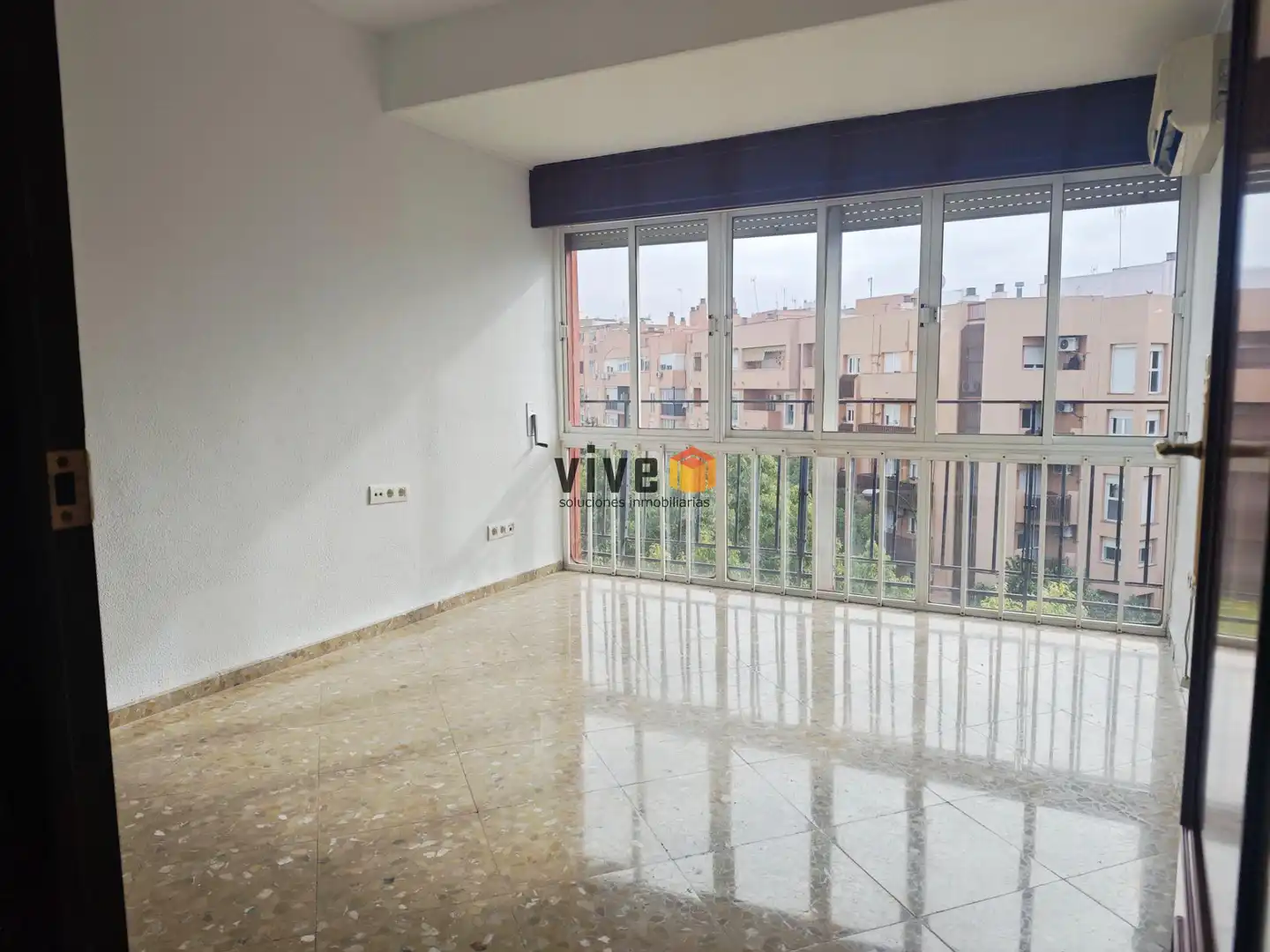 Schlafzimmer von Wohnung zur Miete in Sevilla mit Klimaanlage, Heizung und Terrasse