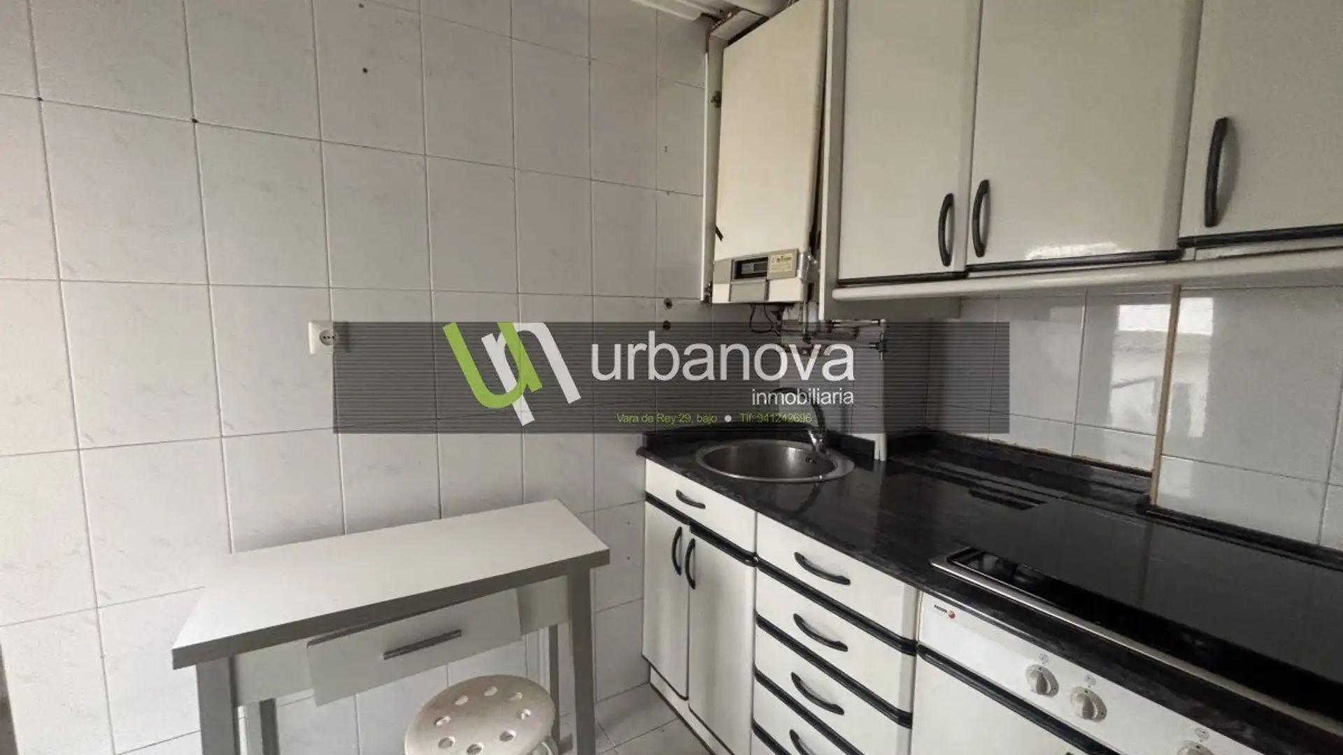 Cuina de Apartament en venda en  Logroño amb Calefacció i Terrassa