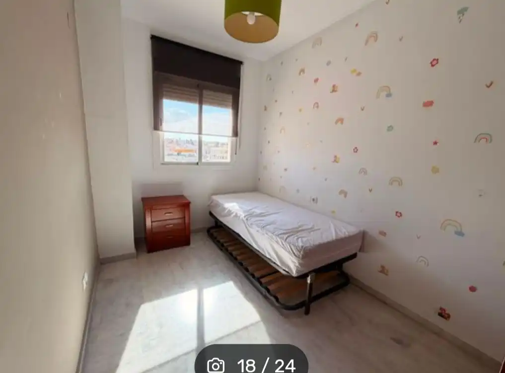 Habitación de Piso en venta en Sevilla con Aire acondicionado, Jardín privado y Terraza