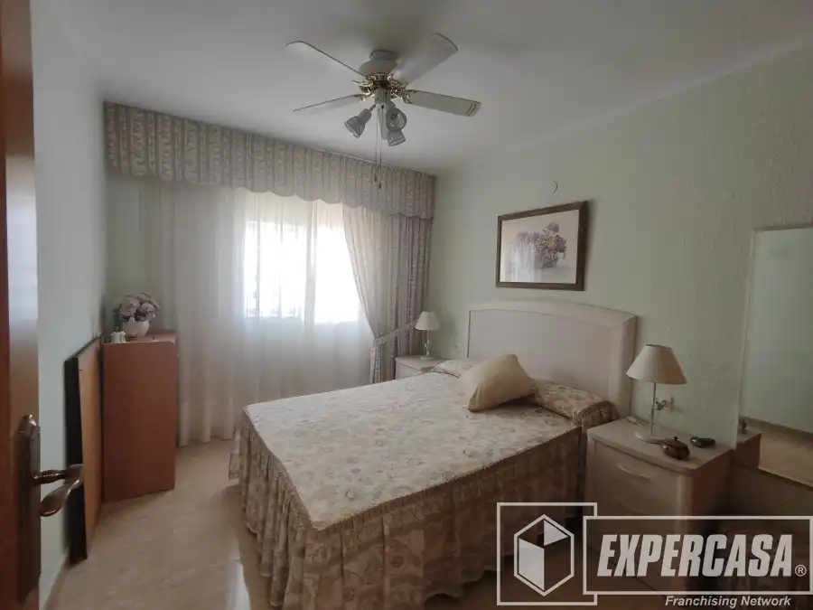 Dormitori de Apartament en venda en Benicasim / Benicàssim amb Aire condicionat, Terrassa i Moblat