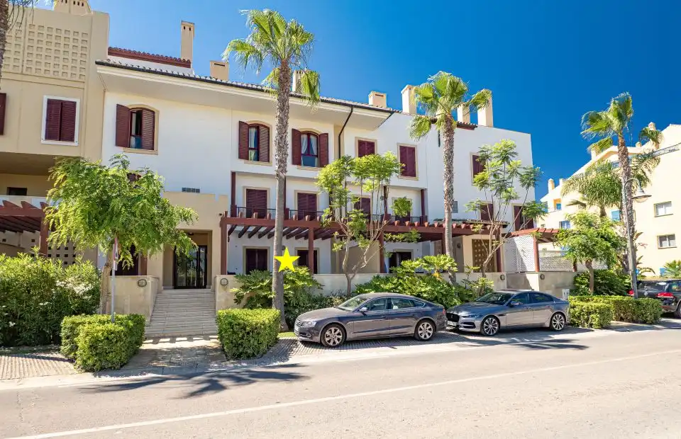 Exterior view of Flat for rent in Sotogrande  with Air Conditioner, Heating and Terrace