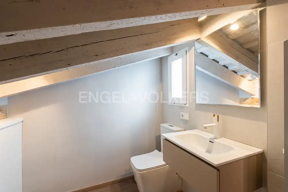 Bathroom of Flat for rent in Valencia  with Air Conditioner, Heating and Parquet flooring
