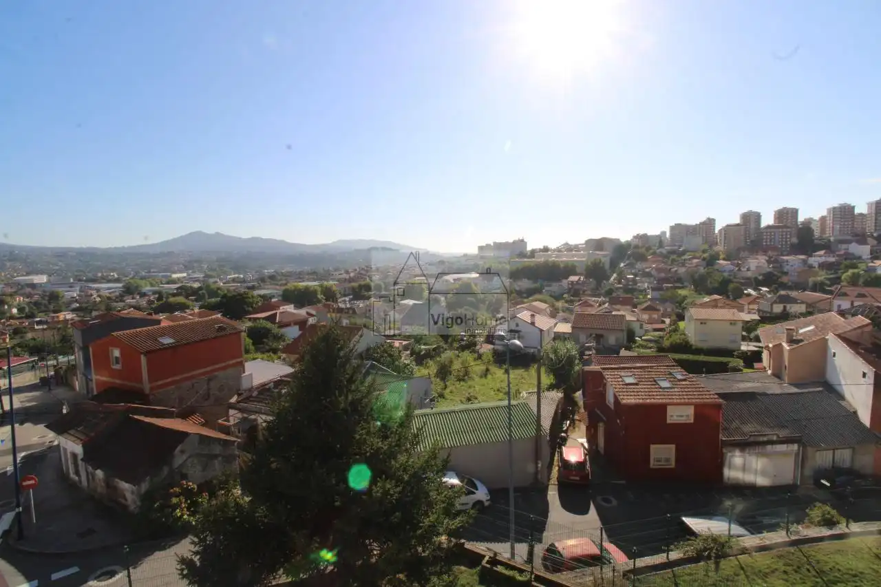 Exterior view of Flat for rent in Vigo   with Heating, Storage room and Furnished