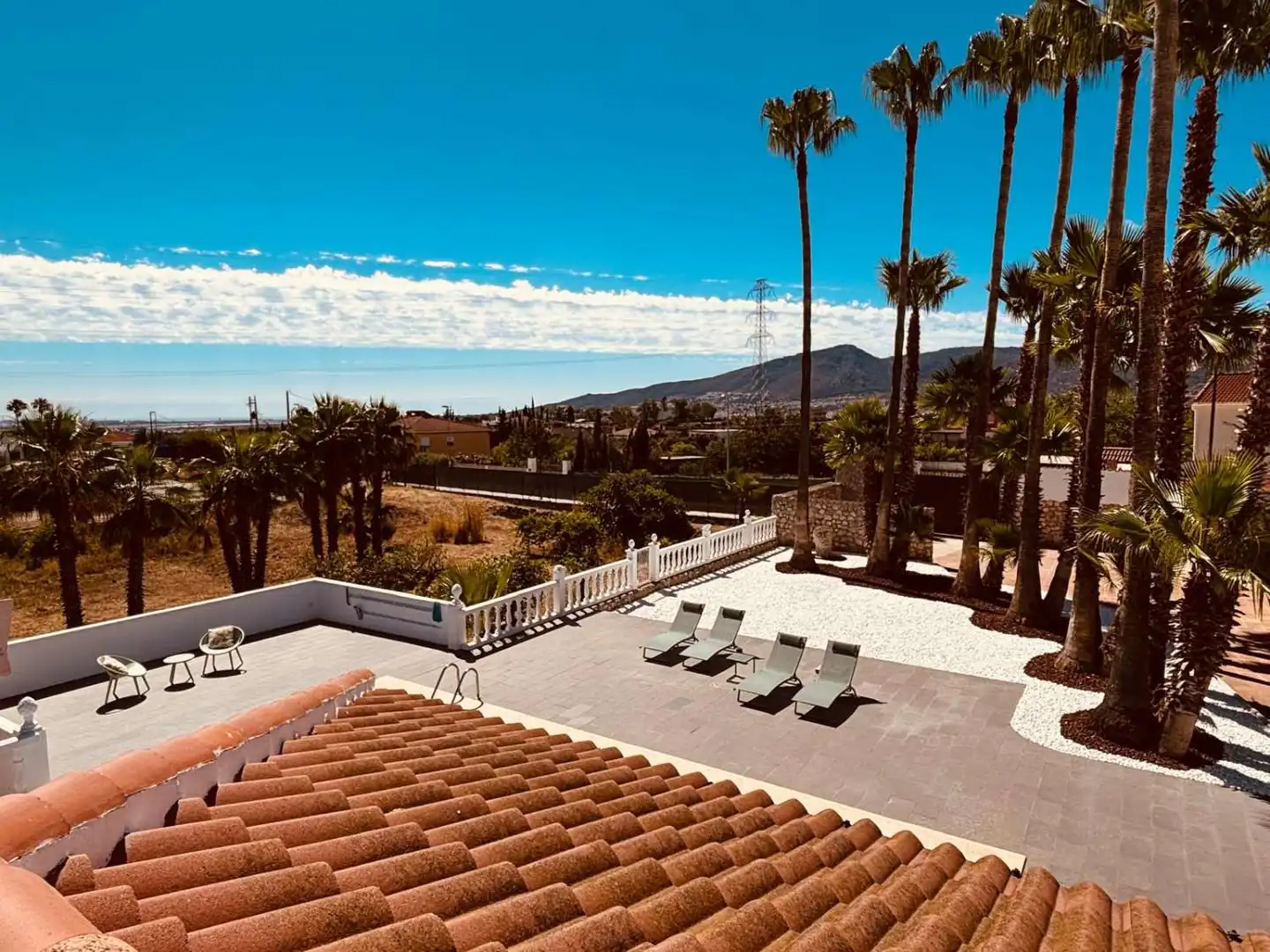 Vista exterior de Casa o chalet en venta en Alhaurín de la Torre con Aire acondicionado, Calefacción y Jardín privado
