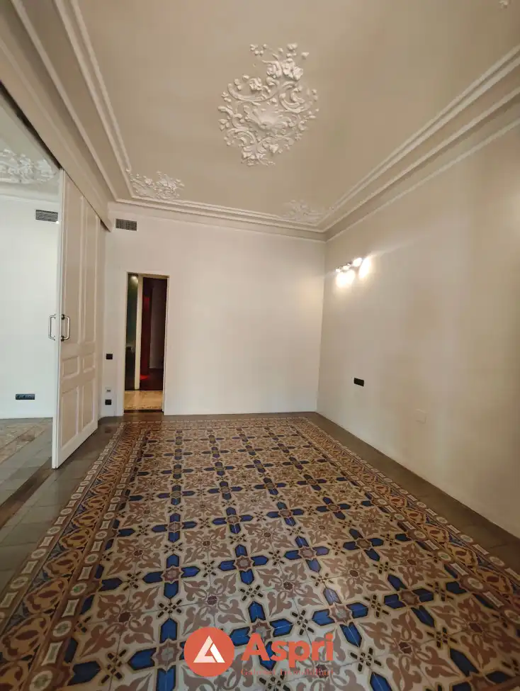 Flat for rent in Barcelona  with Air Conditioner, Private garden and Terrace