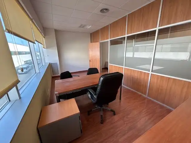 Oficina de alquiler en Figueres con Aire acondicionado, Calefacción y Amueblado