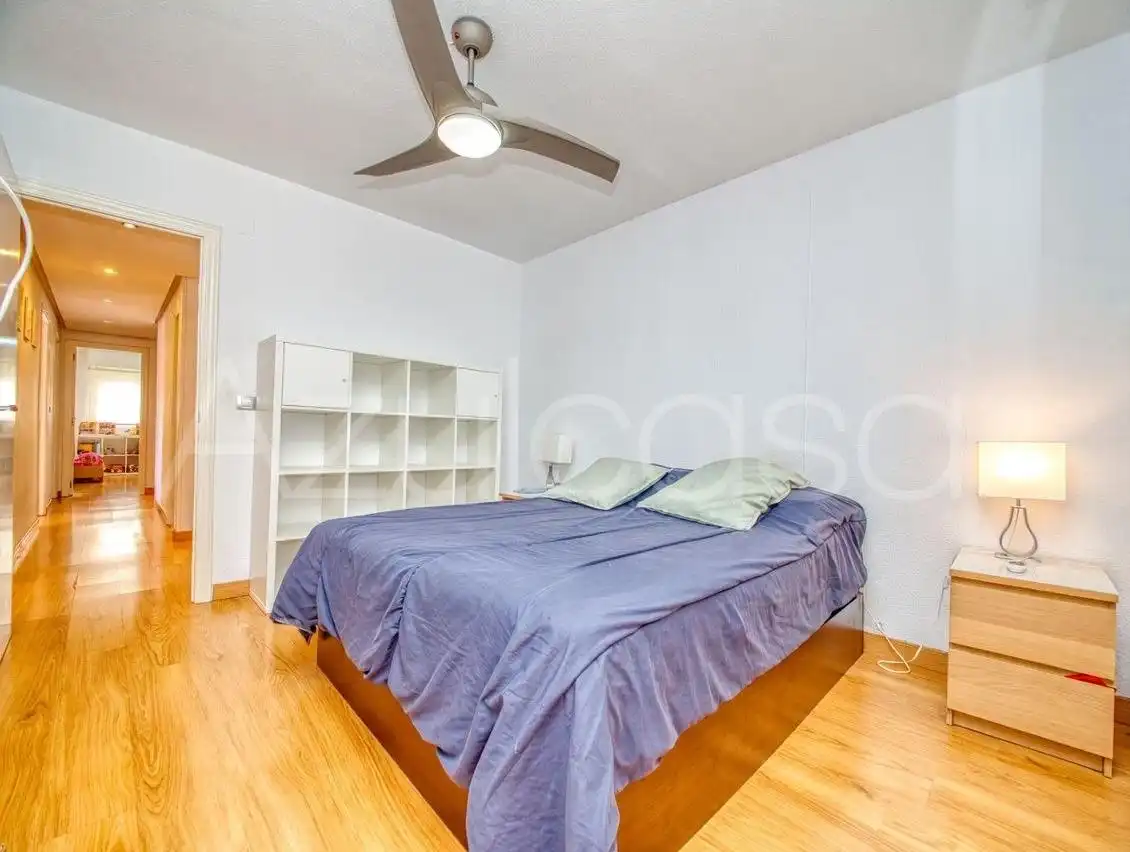 Schlafzimmer von Wohnung zum Verkauf in Sant Joan d'Alacant mit Klimaanlage, Terrasse und Gemeinschaftspool