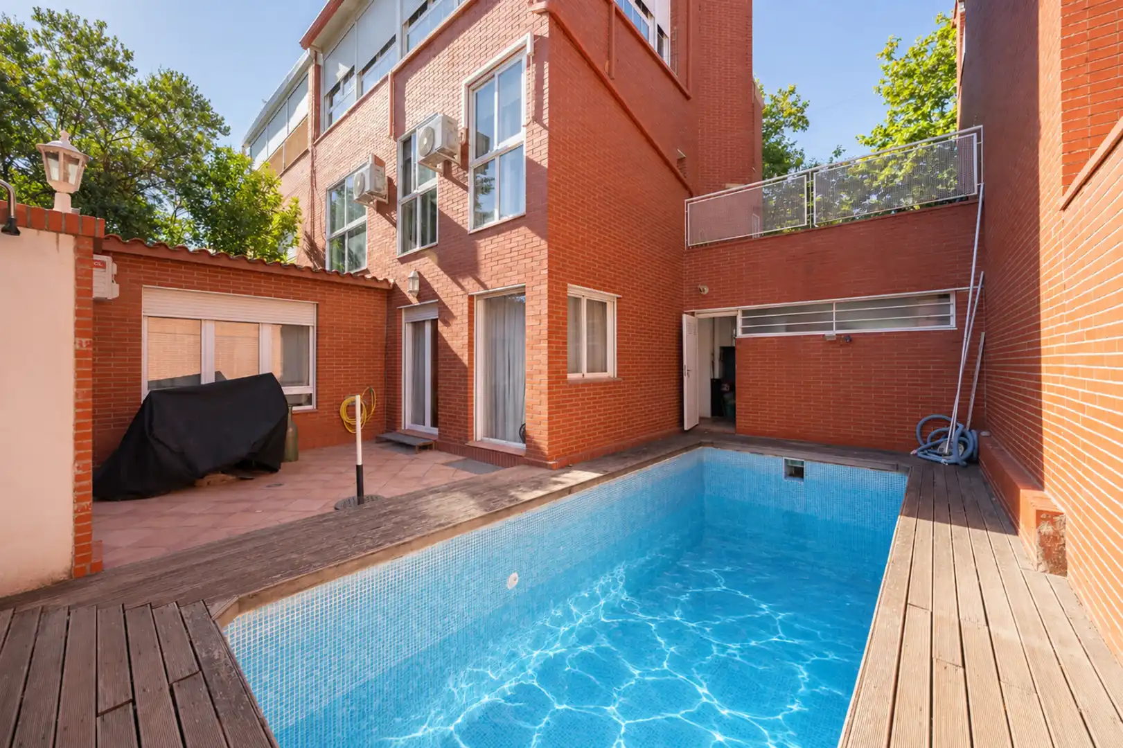Piscina de Casa o chalet en venta en Madrid con Aire acondicionado, Calefacción y Terraza
