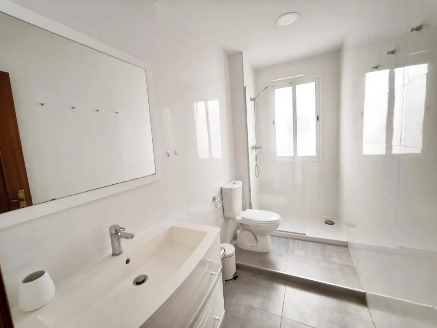 Badezimmer von Wohnung zur Miete in Valencia mit Klimaanlage, Parkett und Terrasse