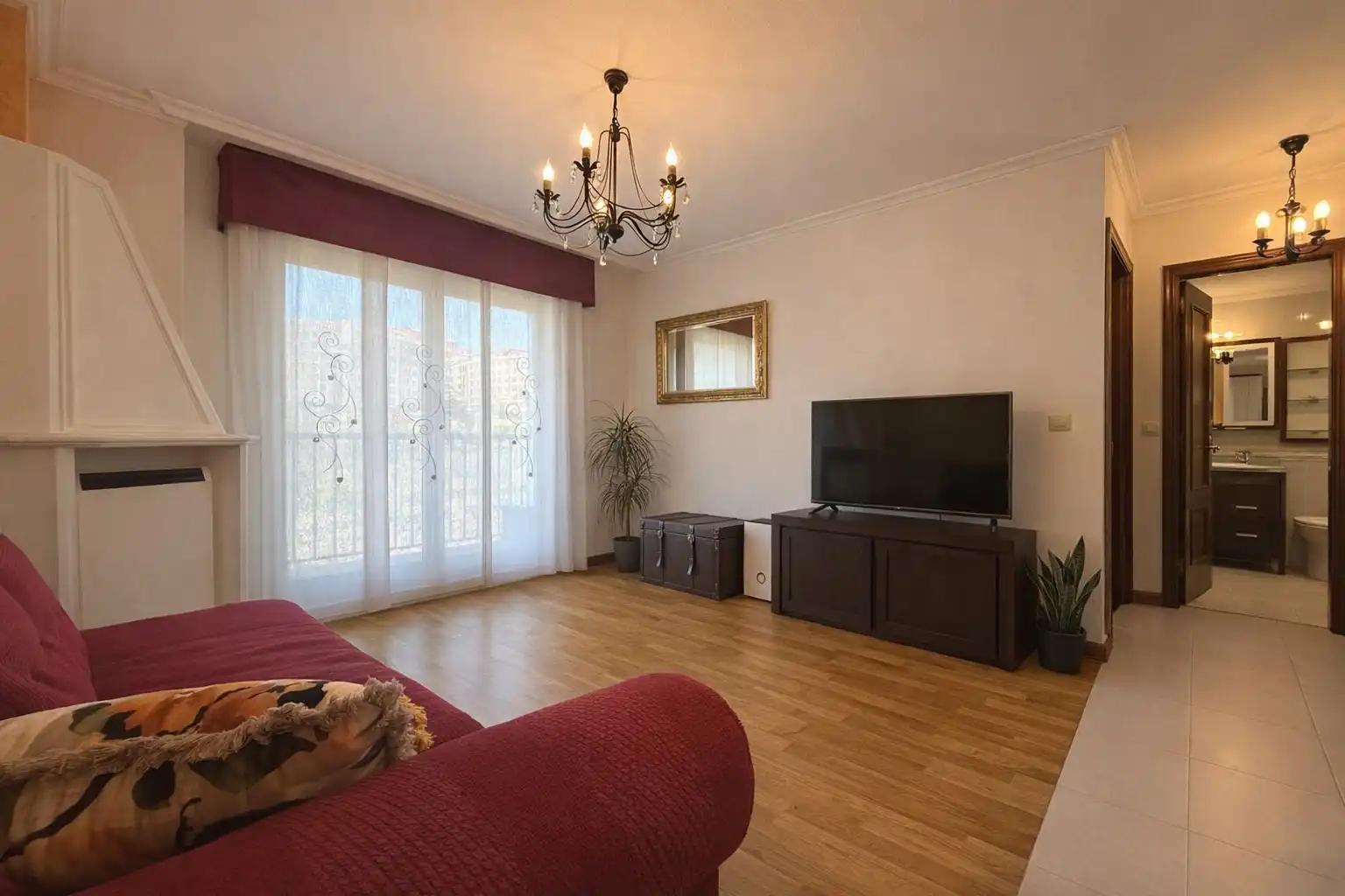 Sala de estar de Piso en venta en Vigo  con Calefacción, Parquet y Trastero
