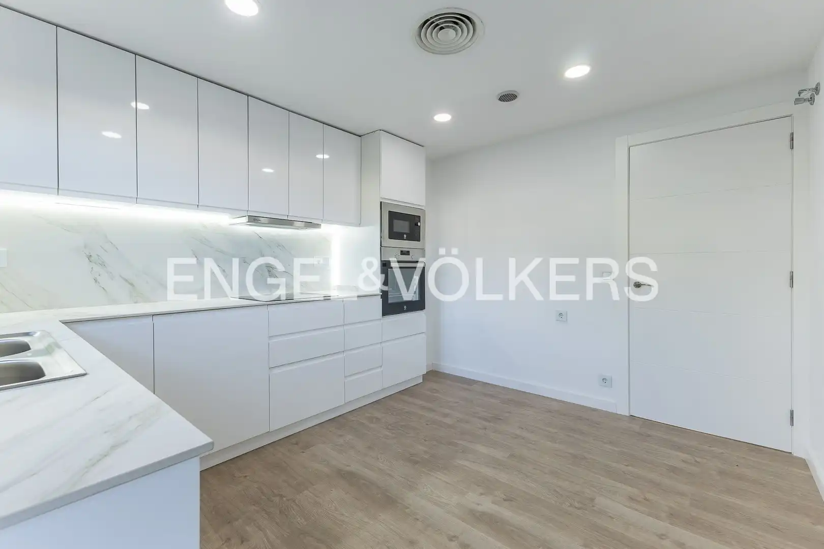 Cocina de Casa o chalet en venta en Calafell con Aire acondicionado, Calefacción y Jardín privado