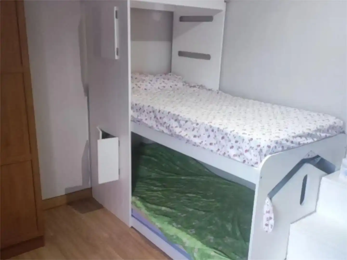 Dormitori de Casa o xalet en venda en Riolobos amb Jardí privat i Piscina