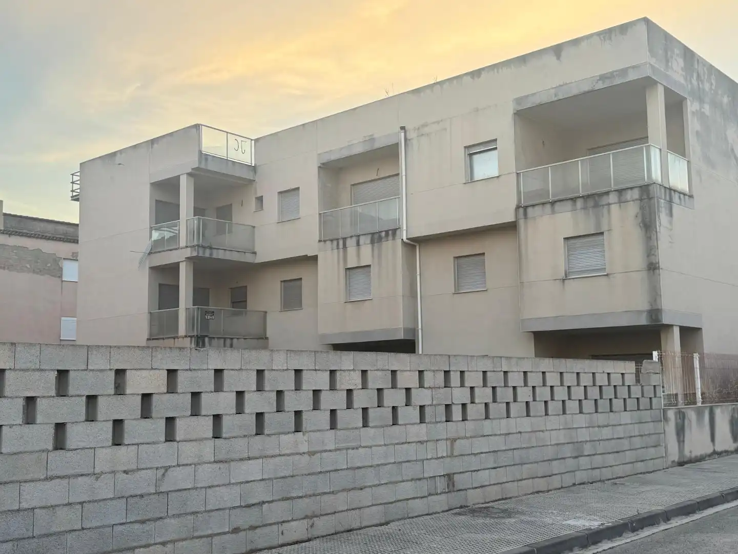Apartment with pool for sale in Miramar