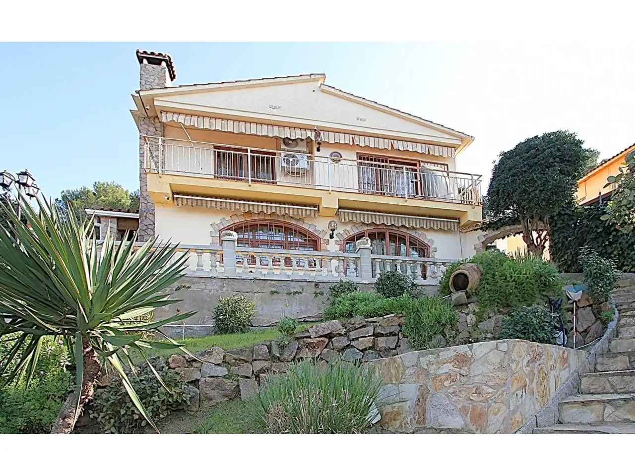 Casa con piscina en venta en Calle Maria Fortuni 1