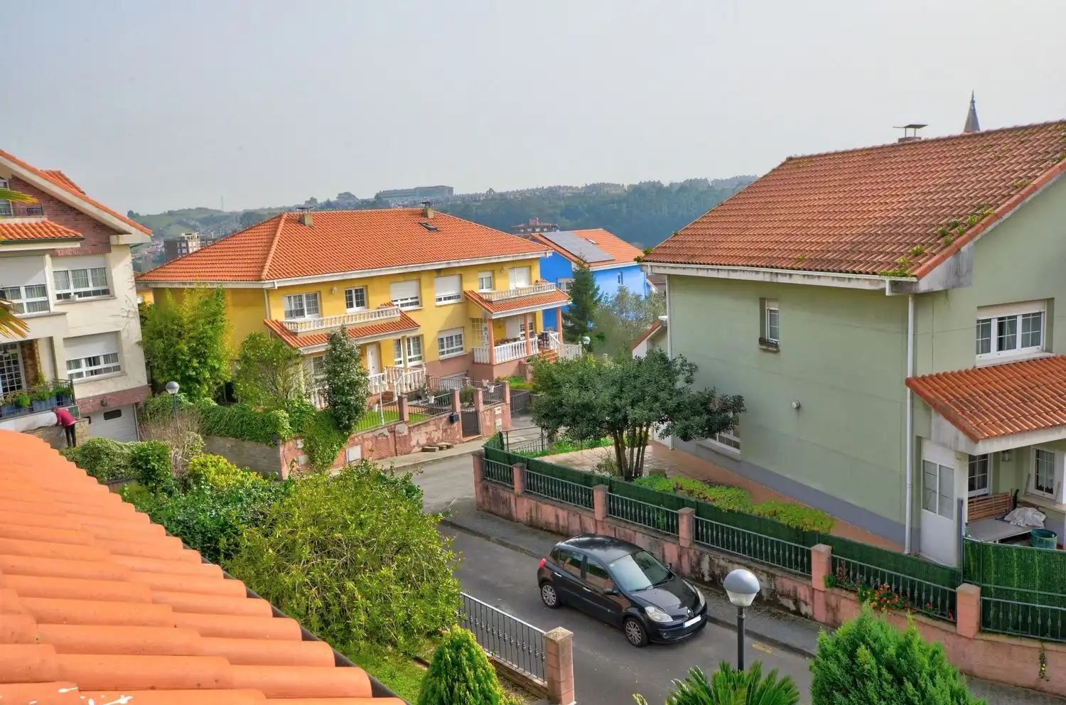Vista exterior de Casa o chalet en venta en Avilés con Calefacción, Terraza y Trastero