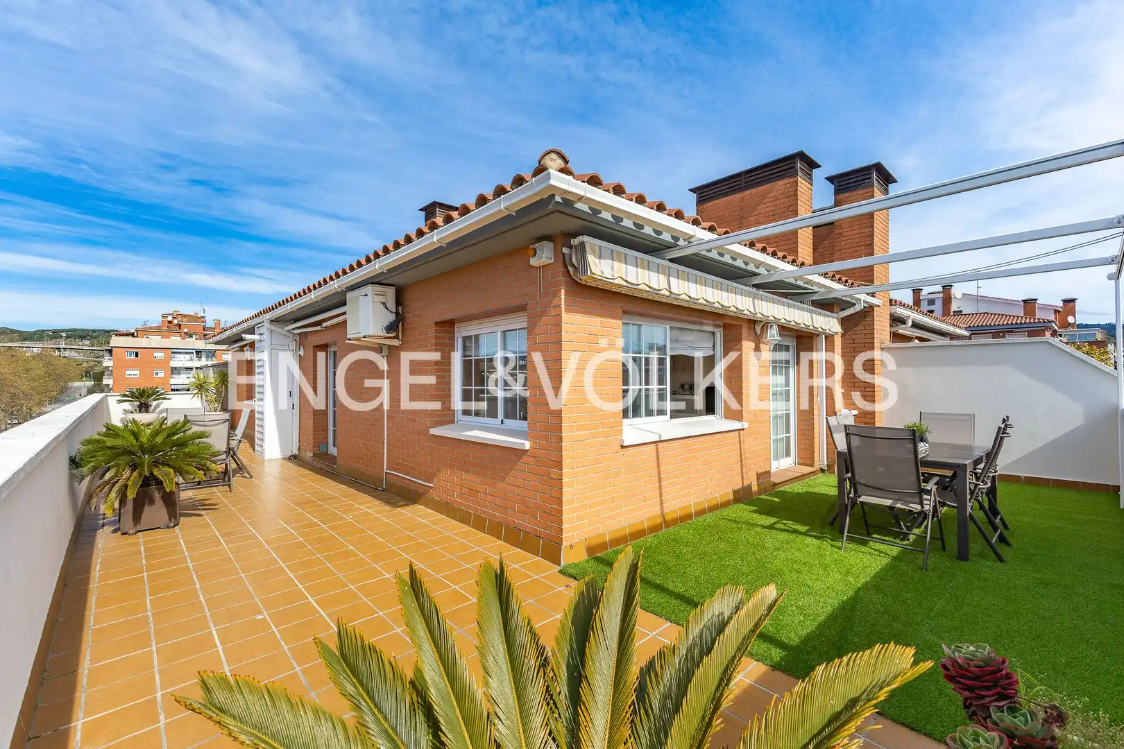 Vista exterior de Ático en venta en Mataró con Aire acondicionado, Calefacción y Parquet