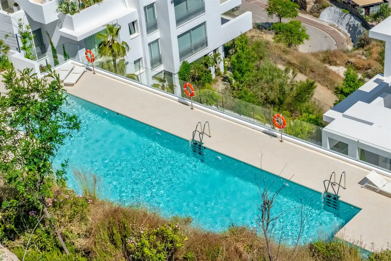 Piscina de Apartamento de alquiler en Ojén con Aire acondicionado, Calefacción y Terraza