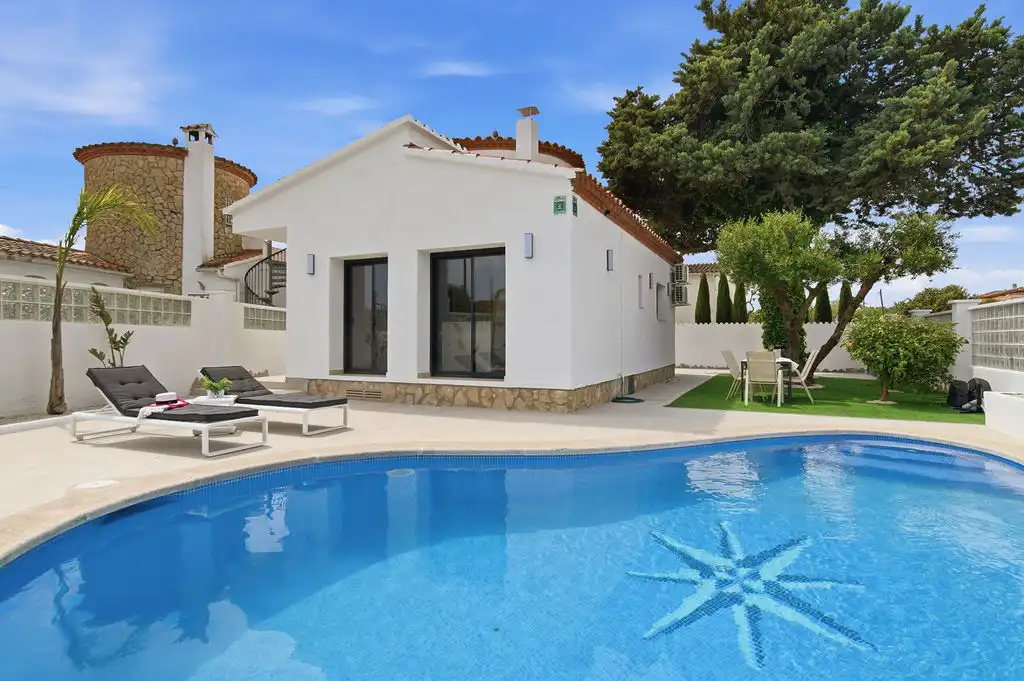 Casa con piscina en venta en Carrer Alberes, imagen 6