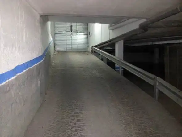 Parcheggio con ascensore in vendita a Av Robert Graupera, imagen 2