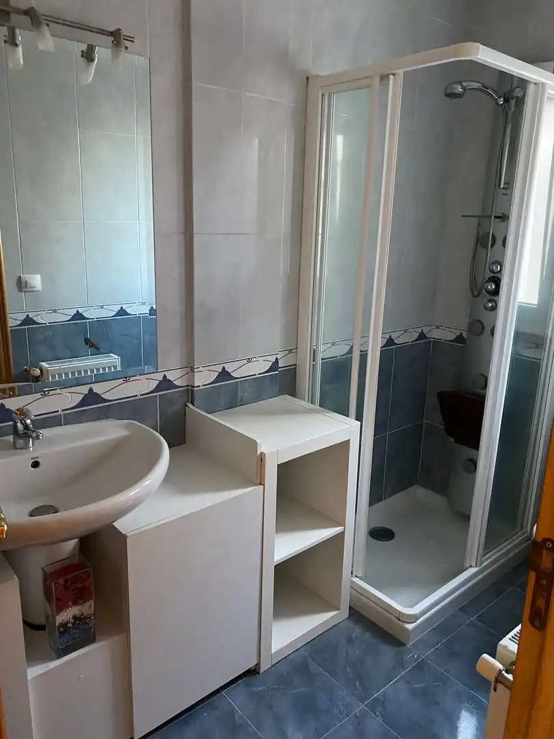 Bathroom of Apartments for rent in Lugo  with Heating and Furnished