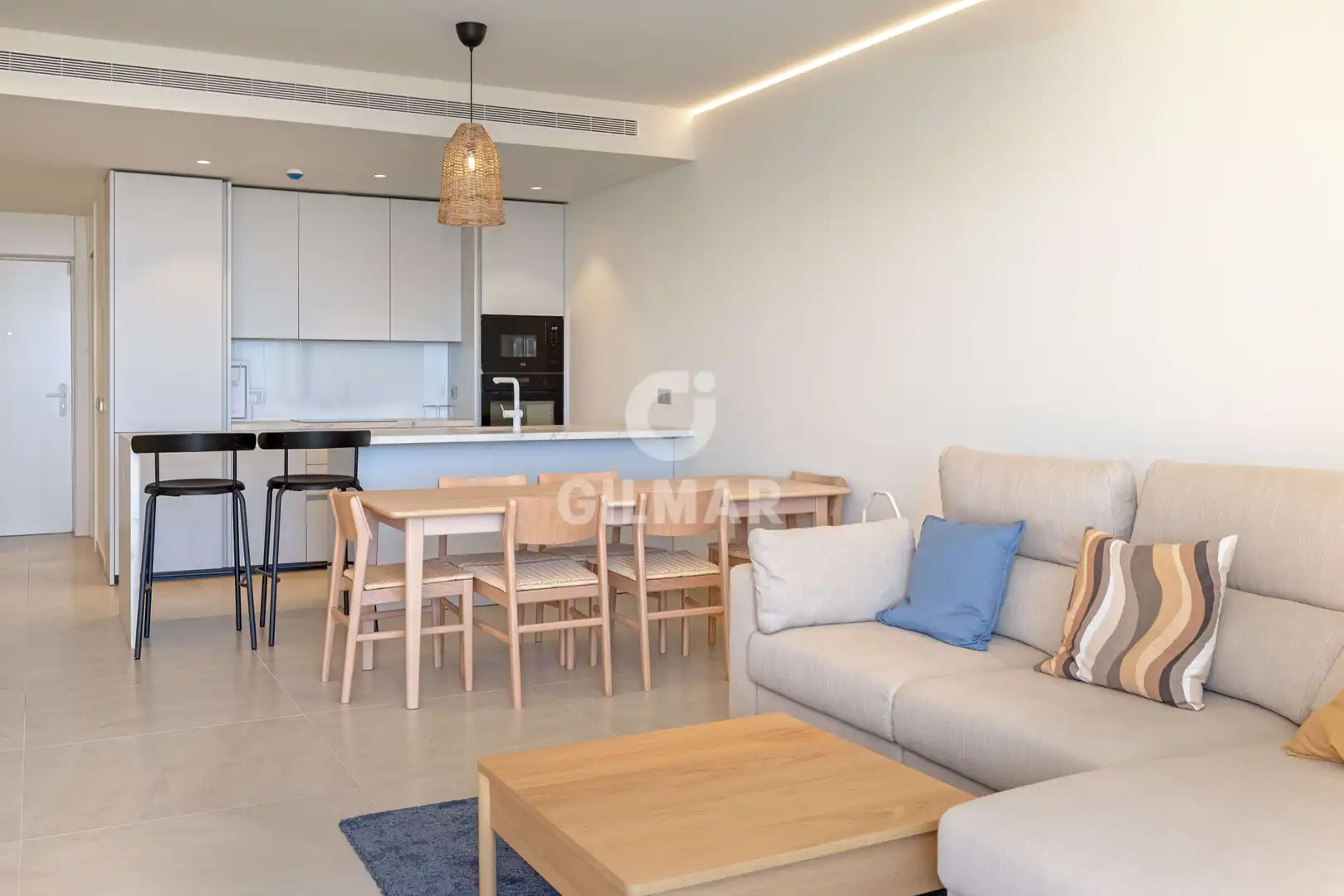 Wohnzimmer von Wohnungen zum Verkauf in Fuengirola mit Heizung, Privatgarten und Abstellraum