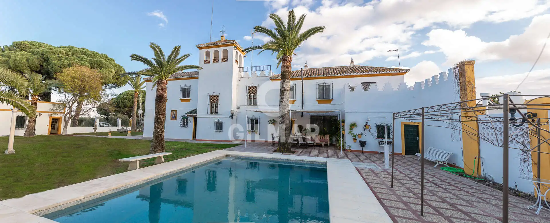 Vista exterior de Casa o chalet en venta en Marchena con Calefacción, Jardín privado y Piscina