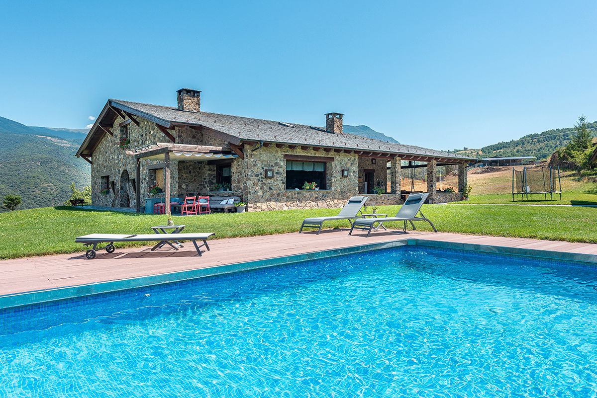 Piscina de Casa o xalet en venda en Alàs I Cerc amb Aire condicionat, Calefacció i Jardí privat