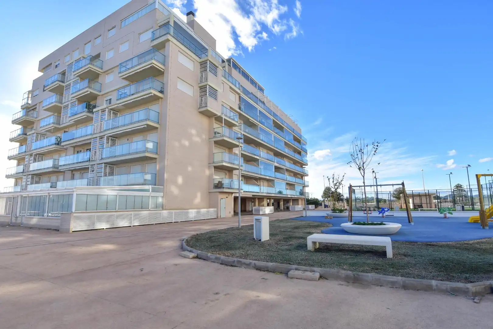 Vista exterior de Apartamento de alquiler en El Puig de Santa Maria con Aire acondicionado, Calefacción y Terraza