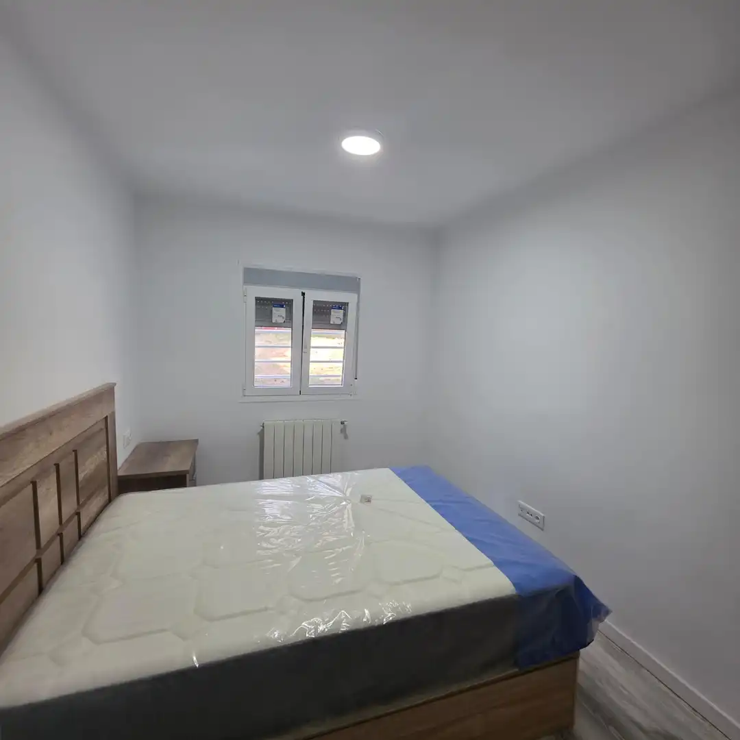 Bedroom of Flat for sale in Madrid  with Heating, Private garden and Furnished