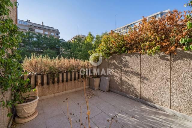 Piso en Venta en Hispanoamérica - Bernabéu